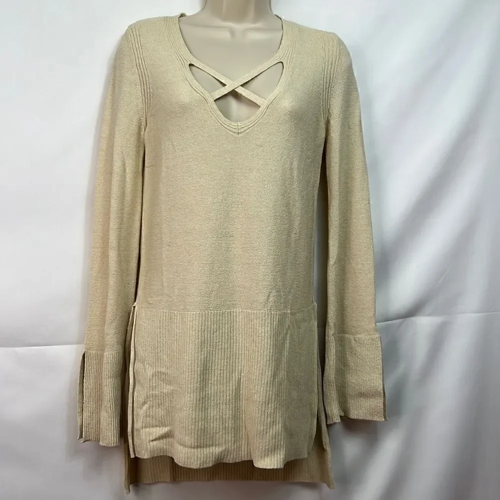 Free People Ivory tunic sweater. Size XS